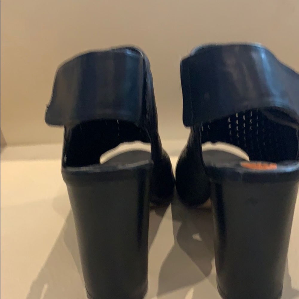 Shoes - Picture 3 of 4